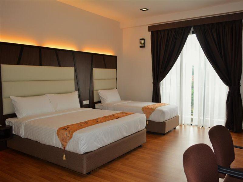 Hotel Grand Baron Тайпинг Экстерьер фото
