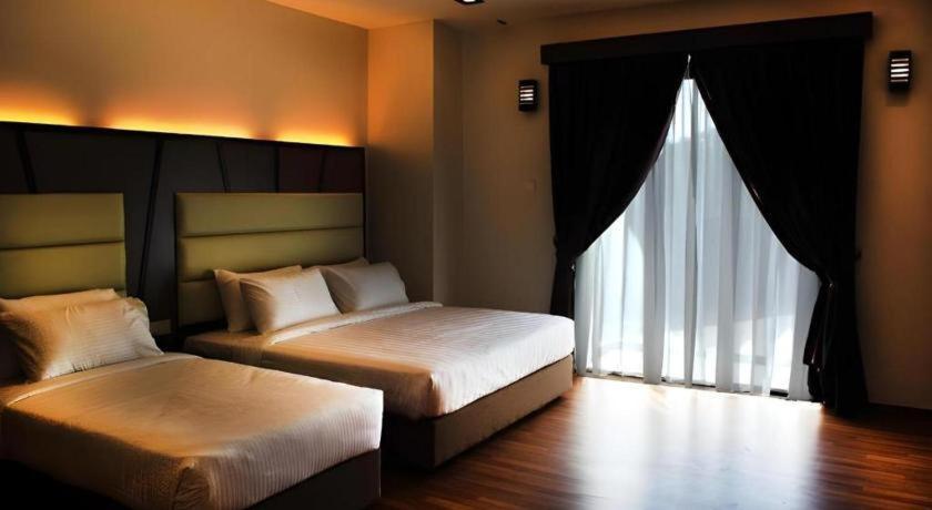 Hotel Grand Baron Тайпинг Экстерьер фото