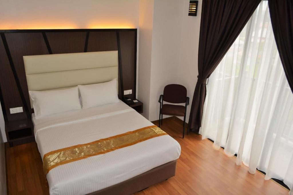 Hotel Grand Baron Тайпинг Экстерьер фото