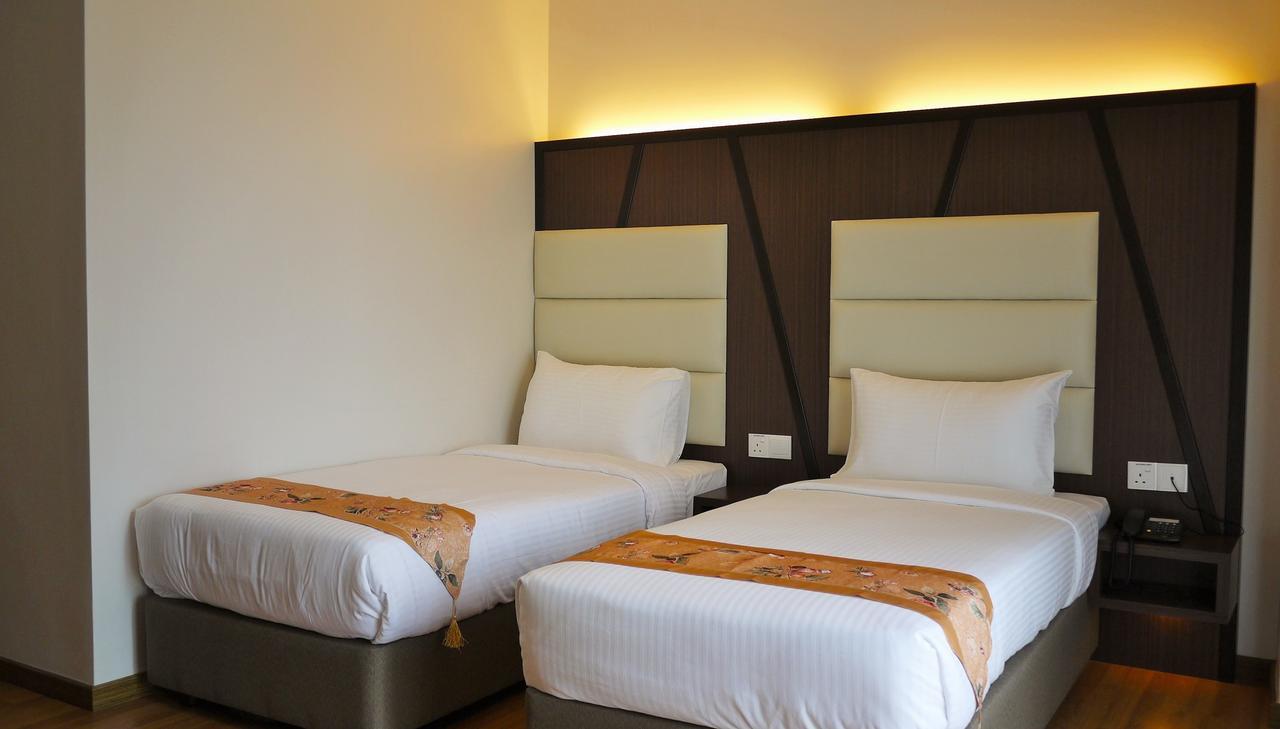 Hotel Grand Baron Тайпинг Экстерьер фото