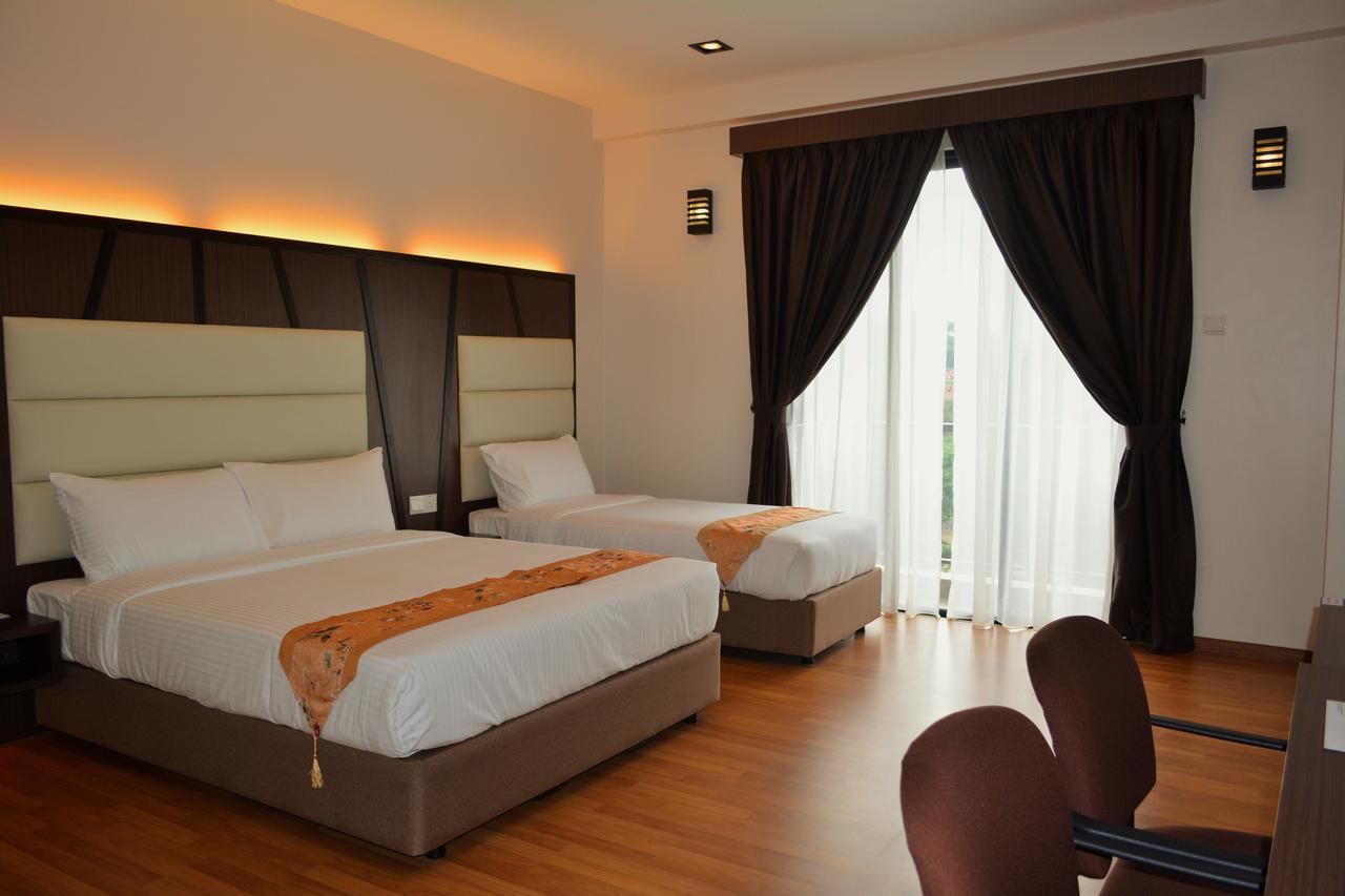 Hotel Grand Baron Тайпинг Экстерьер фото